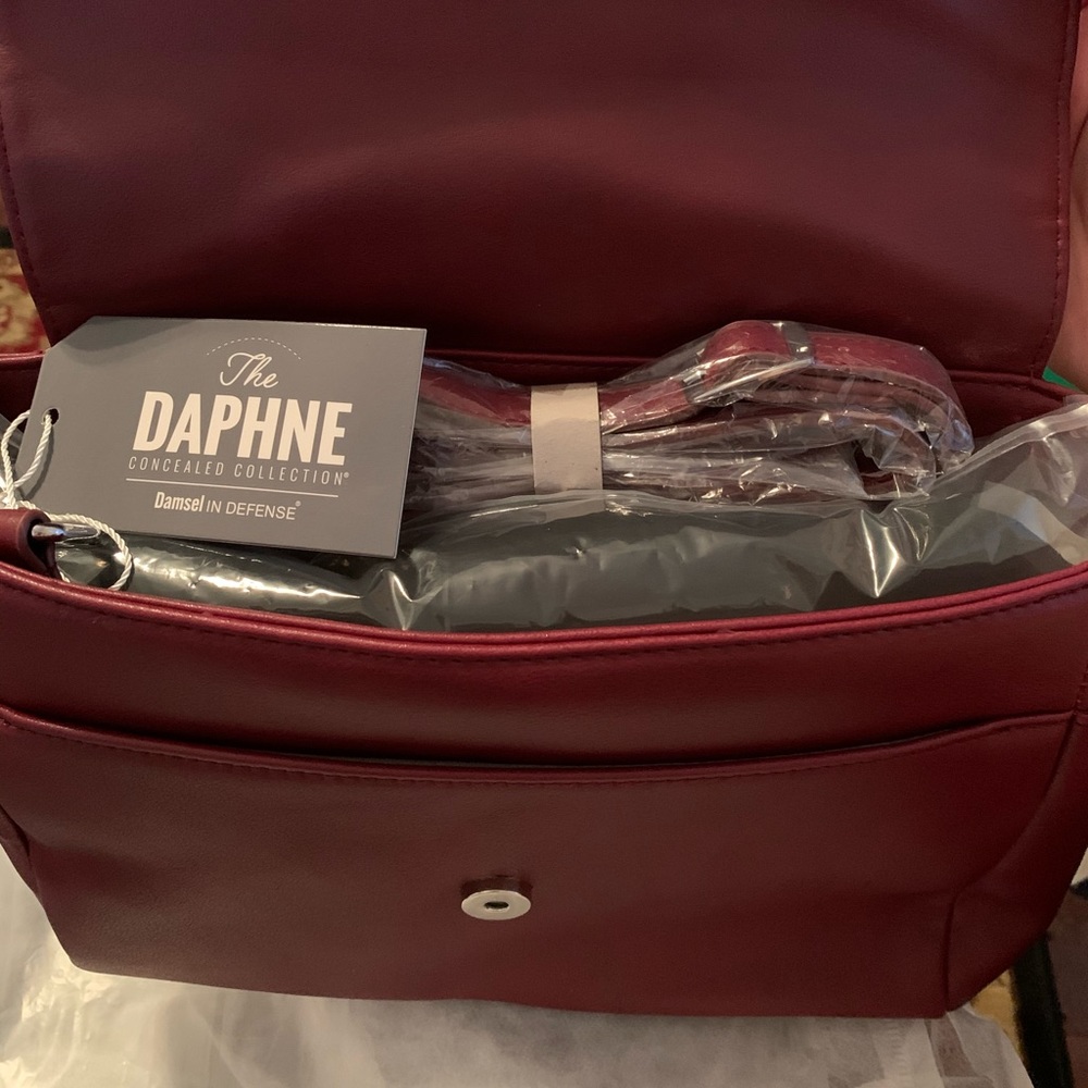 CONCEALED CARRY BAGS BY DAMSEL IN DEFENSE
